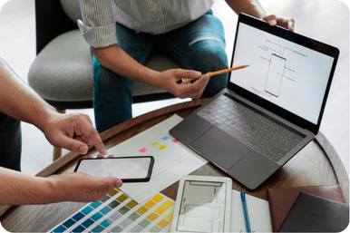 Imagen referenete a colaboración en diseño y planificación. La ilustación muestra planificación durante el desarrollo de una aplciación.